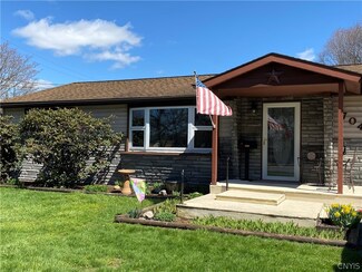 704 Allen Rd, Syracuse, NY 13212