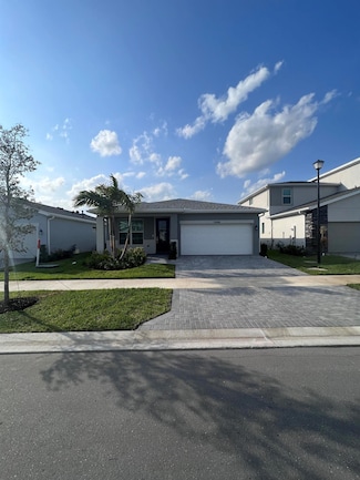 10646 Hensley St, Port St. Lucie, FL 34987