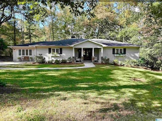 2221 Hawksbury Ln, Birmingham, AL 35226