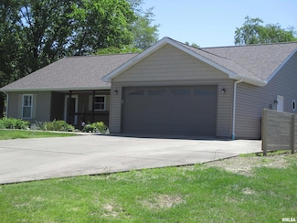 1607 Marion St, Carterville, IL 62918