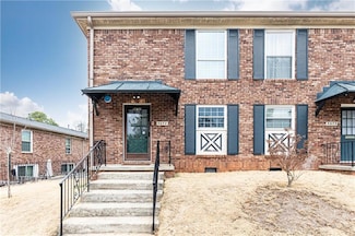 5672 Kingsport Dr NE Unit 4, Atlanta, GA 30342