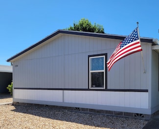 2208 Lara Ln, Central Point, OR 97502