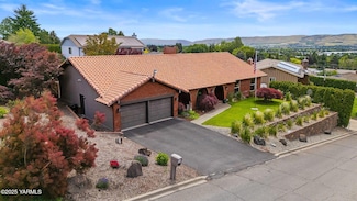 609 N 58th Ave, Yakima, WA 98908