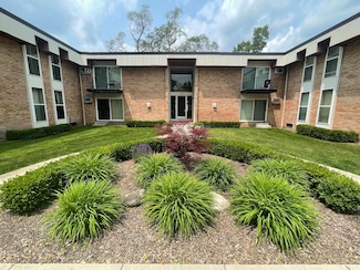 4200 Rochester Rd Unit 206, Royal Oak, MI 48073
