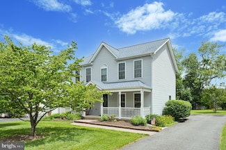 108 Carriage Ln, Aston, PA 19014