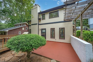 132 Carrisbrooke Ln, Winston Salem, NC 27104