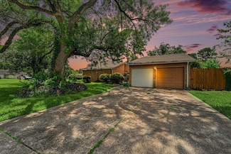 15614 Golden Eagle Dr, Humble, TX 77396