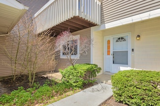 194 Brandywine Ct, Vernon Hills, IL 60061