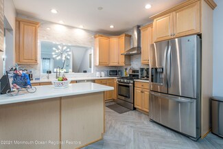 49 W Aspen Way, Matawan, NJ 07747