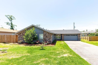 5 Cherry Valley Dr, Little Rock, AR 72211