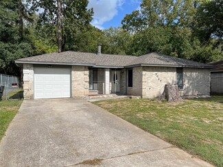 7027 Hedgewood St, Houston, TX 77016