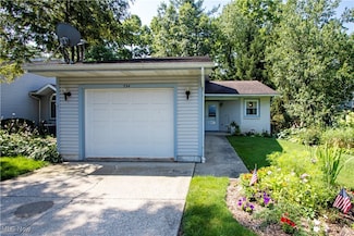 594 Forest Creek Dr, Wooster, OH 44691