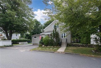 9 Ashby St, Johnston, RI 02919