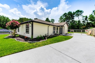1221 Delores St, Kemah, TX 77565