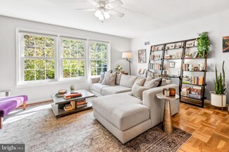 623 Azalea Dr Unit 4, Rockville, MD 20850