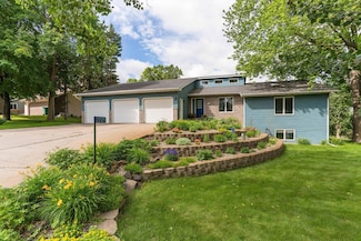22125 River Oaks Dr, Fergus Falls, MN 56537