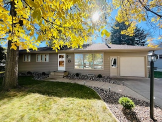 117 Elizabeth Dr, Aberdeen, SD 57401