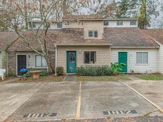 1812 Falconcrest St, Tallahassee, FL 32303