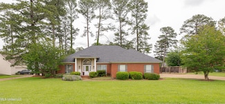 214 Deerfield Club Dr, Canton, MS 39046