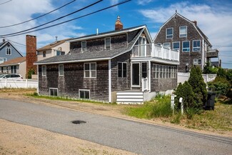 4 4th St, Newbury, MA 01951