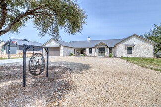 1416 Mountain Valley Dr, Sabinal, TX 78881