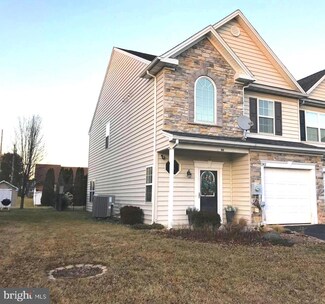 242 Whitley Dr Unit 61, Chambersburg, PA 17201