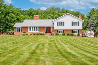 7911 Laura St NW, Massillon, OH 44646