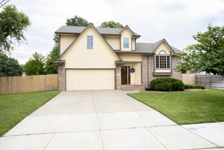 942 Clover Ln, Valley Center, KS 67147