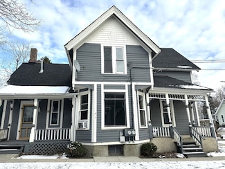 318 North St Unit LOWER, Elgin, IL 60120