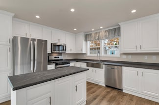 16 Sycamore Ave, North Hampton, NH 03862