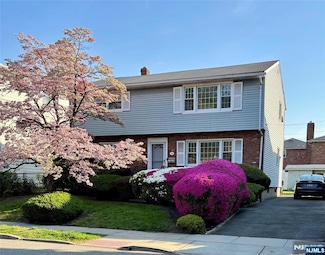 40 Washington Ave, Rutherford, NJ 07070