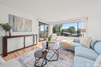3601 24th Ave W Unit 104, Seattle, WA 98199