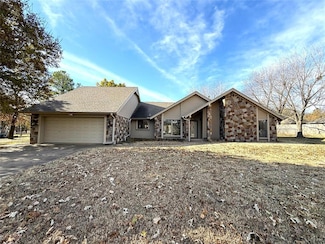 5305 Bonney Dr, Edmond, OK 73034