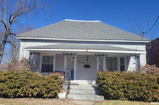 905 W Monroe St, Herrin, IL 62948