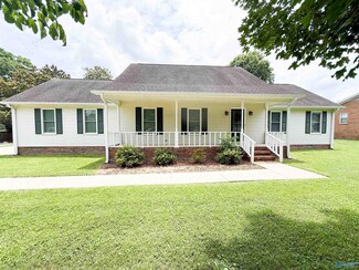 109 Bates St, Athens, AL 35611