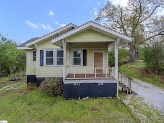 107 Hope Ave, Seneca, SC 29678