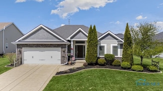 7704 Lonetree Ct, Maumee, OH 43537