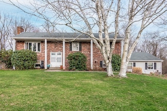 6 Jodie Beth Dr, East Greenwich, RI 02818