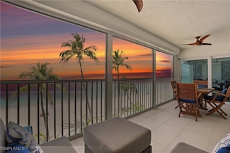 9517 Gulf Shore Dr Unit 401, Naples, FL 34108