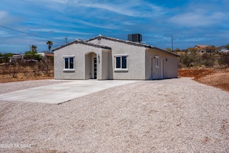 122 Via Venezuela, Rio Rico, AZ 85648