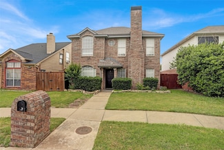 1927 Pinecrest Dr, Carrollton, TX 75010