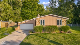 5161 Regency Dr, Columbus, IN 47203