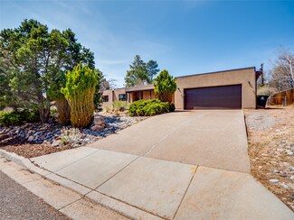 219 Dos Brazos St, Los Alamos, NM 87544