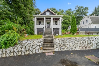 23 Beech St, Waterbury, CT 06704