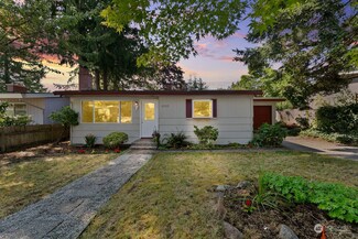2133 N 158th St, Shoreline, WA 98133