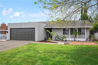 992 Redwood Ct, Corona, CA 92879