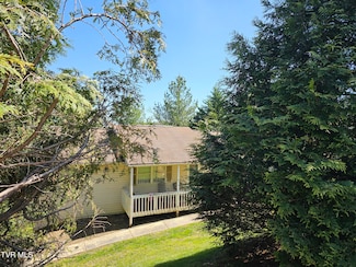 1055 Penny Ln, Morristown, TN 37814