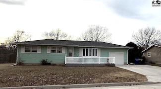 213 S Kennedy St, Hillsboro, KS 67063