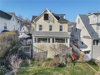 5 Parkview Rd, Norwalk, CT 06853