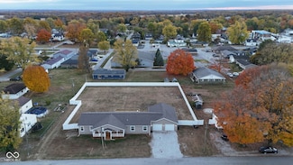 112 E College St, Bainbridge, IN 46105